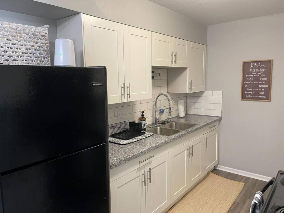 The Delores - 2 Bedroom Apt In Quilt Town, Usa Hamilton Bagian luar foto